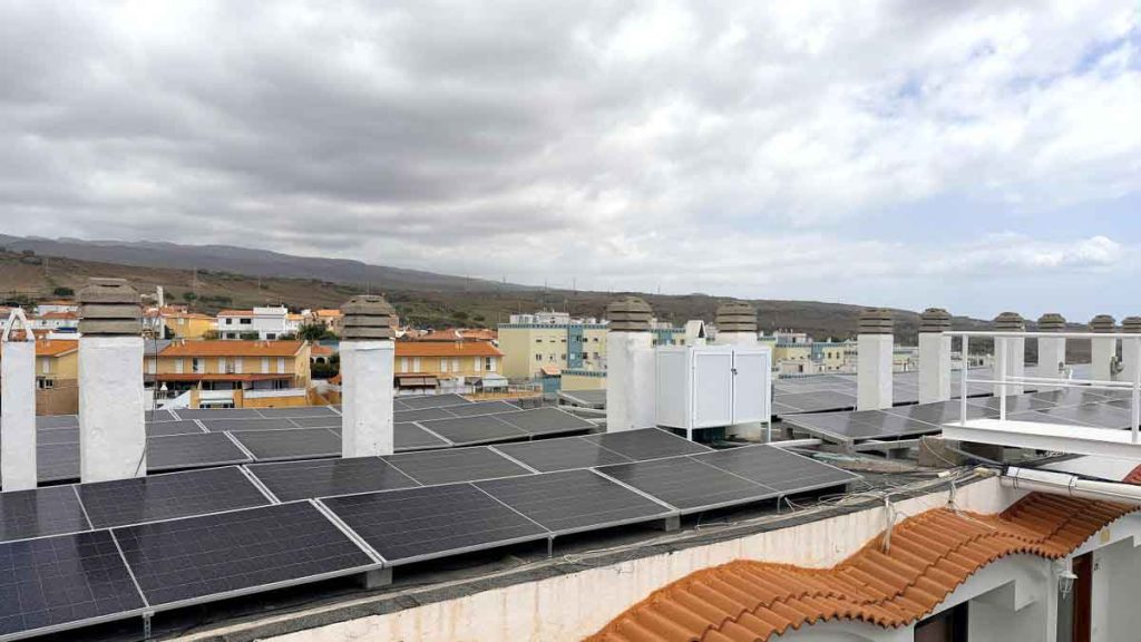 Gran Canaria impulsa el autoconsumo y la movilidad eléctrica con ayudas de hasta 4.000 euros por vivienda