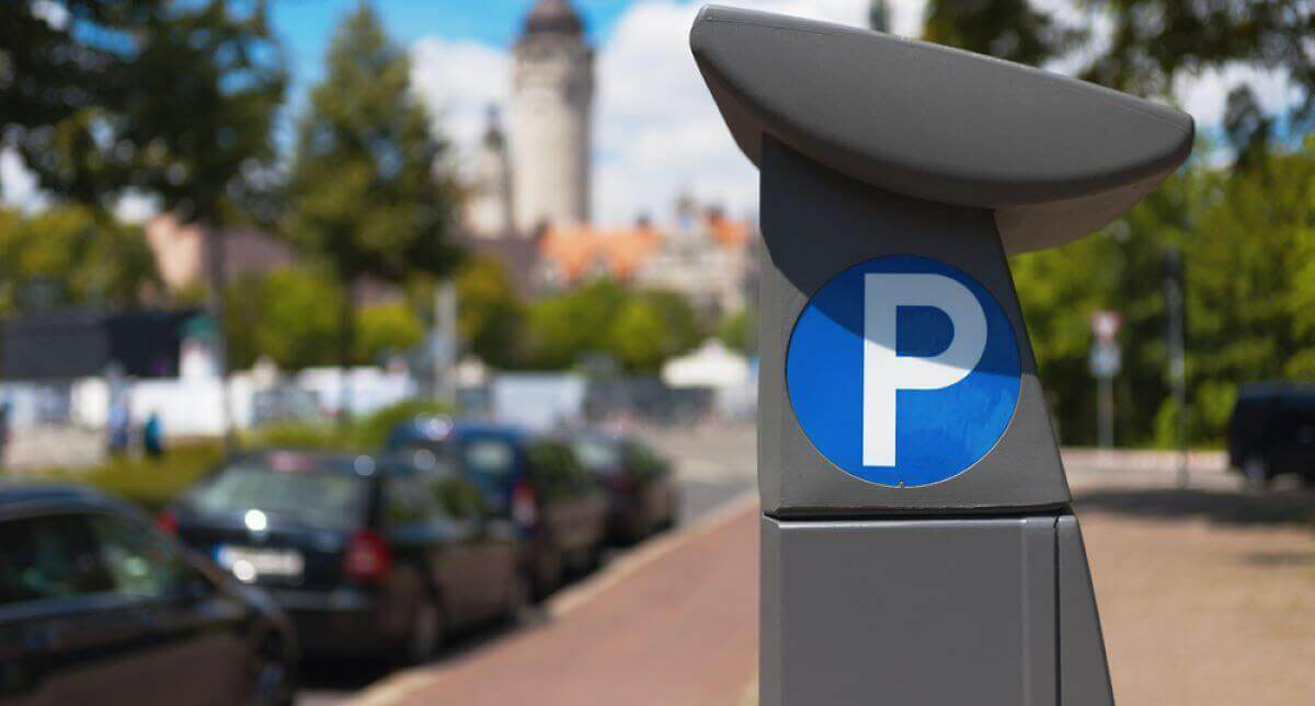 La zona azul de Sevilla es gratis para los coches eléctricos