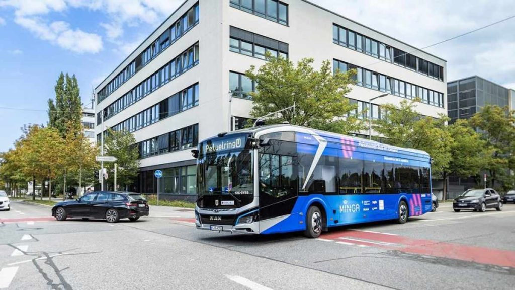los-autobuses-autonomos-de-man-ya-circulan-por-las-calles-de-berlin