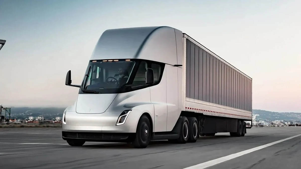 Así es el Tesla Semi que llega a producción 822 kWh de batería y hasta 805 km de autonomía