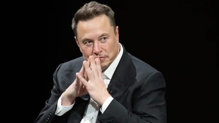 Elon Musk despide a su jefe de ventas para desviar la atención de sus errores