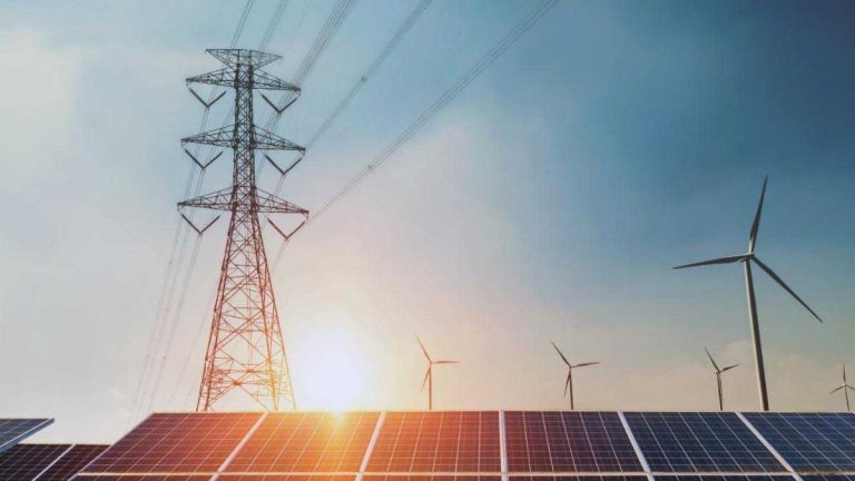 España consume menos electricidad en marzo y las renovables marcan máximos históricos