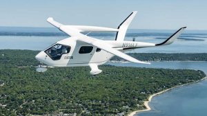 Este avión eléctrico lleva a bordo 5 personas por menos de 9 euros de gasto energético