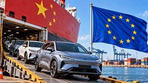 Europa prohibe la importación de coches híbridos que llegan de China