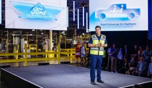 Ford invierte 5.000 millones en una nueva plataforma eléctrica para competir con los coches chinos