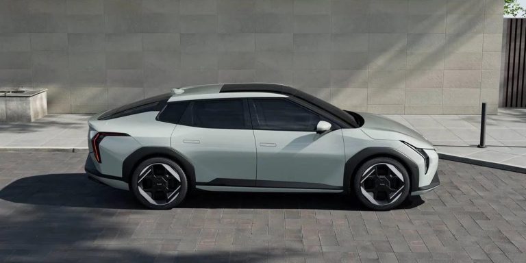 Kia sigue apostando por los eléctricos y lanza el EV4