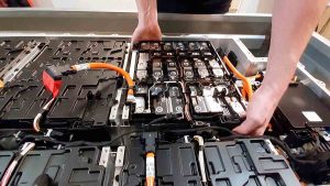 La tecnología Sweep de Toyota transforma sus baterías usadas en energía para la industria
