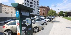 La zona azul de Avilés es gratis para los coches eléctricos