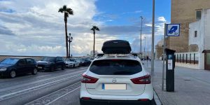 La zona azul de Cádiz es gratis para los coches eléctricos