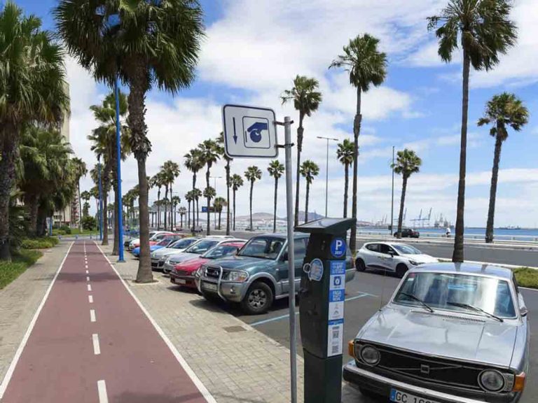 La zona azul de Las Palmas de Gran Canarias es gratis para los coches eléctricos