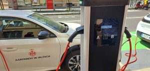 La zona azul de Valencia es gratis para los coches eléctricos