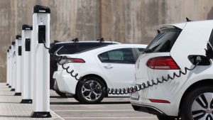 Las matriculaciones de coches eléctricos se duplican en julio y alcanzan cifras históricas en España