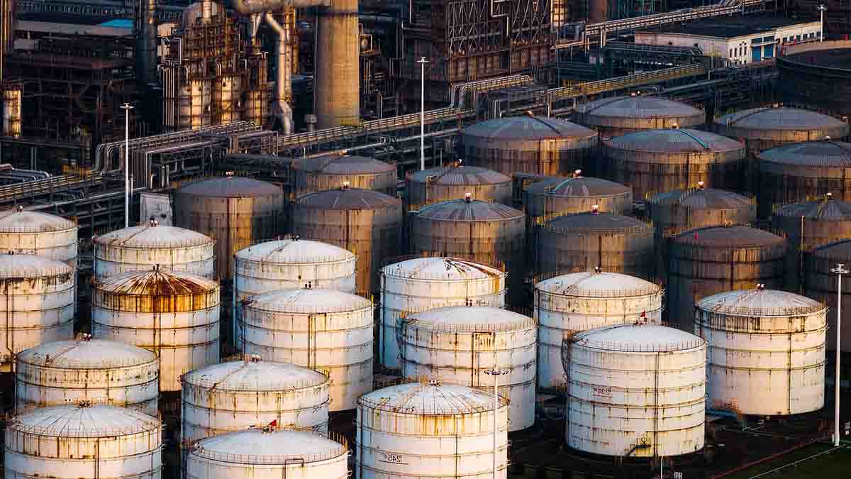 Los vehículos eléctricos ya reducen en 2,3 millones de barriles diarios el consumo de petróleo mundial