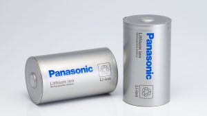 Panasonic elimina el ánodo en sus baterías para vehículos eléctricos y eleva en un 25% la densidad energética