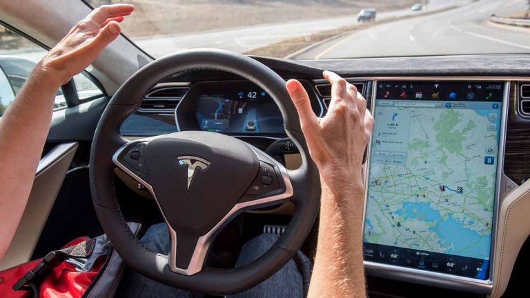 Tesla condenada a pagar 242 millones por un fallo mortal del Autopilot