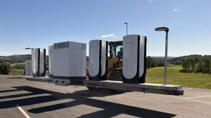 Tesla despliega en Europa su primer estación de Superchargers preinstalada