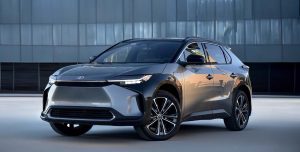 Toyota lanza una oferta excepcional- el SUV eléctrico bZ4X ahora con una rebaja de 4.000 euros