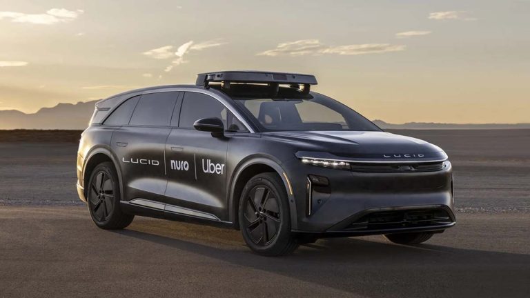 Uber creará su propia red de robotaxis al invertir 300 millones de dólares en Lucid Motors