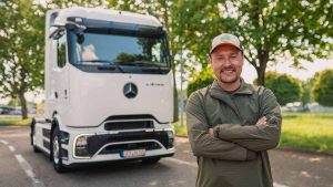 Un camionero quiere dar la vuelta al mundo con un Mercedes eActros 600 eléctrico 45.000 kilómetros, 35 países y solo 80 recargas