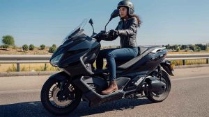 Velca Eon, el primer maxiscooter eléctrico desarrollado por la firma española