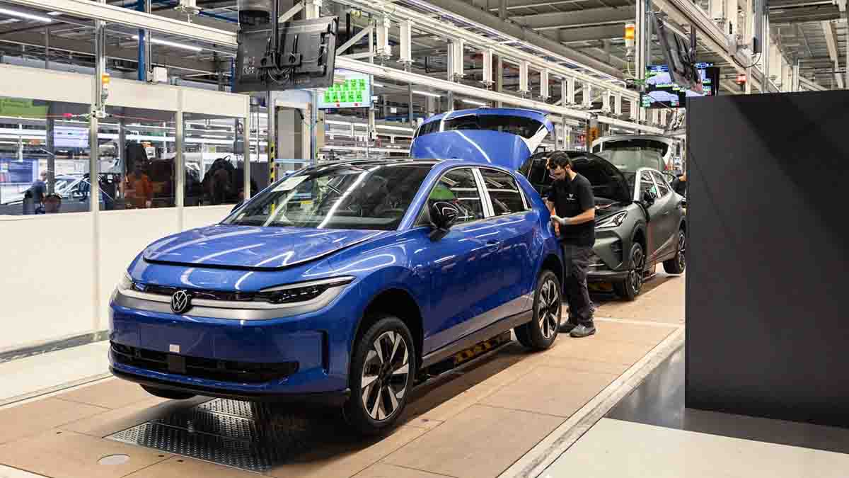 Volkswagen recorta la producción de coches de combustión ante el auge de la demanda de eléctricos